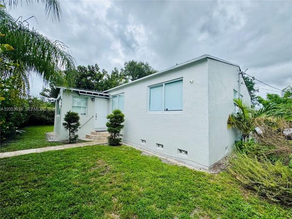 920 N 26th Ave , Hollywood, FL 33020