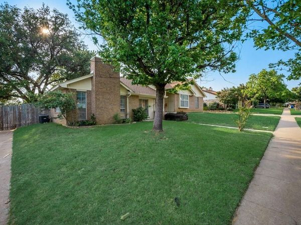2925 Kathleen Lane, Euless, TX 76039