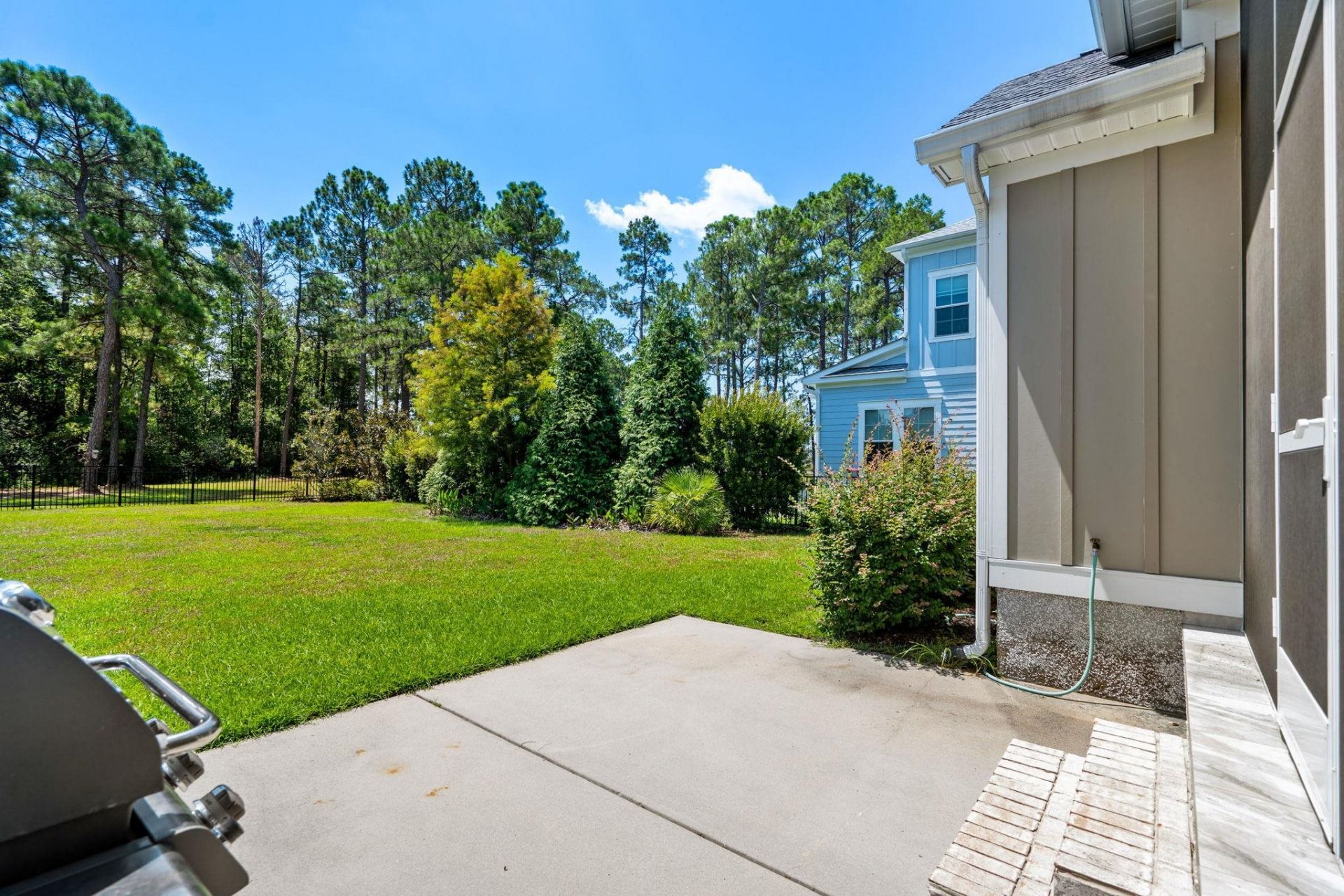 454 Seabury Ln.  Photo 33