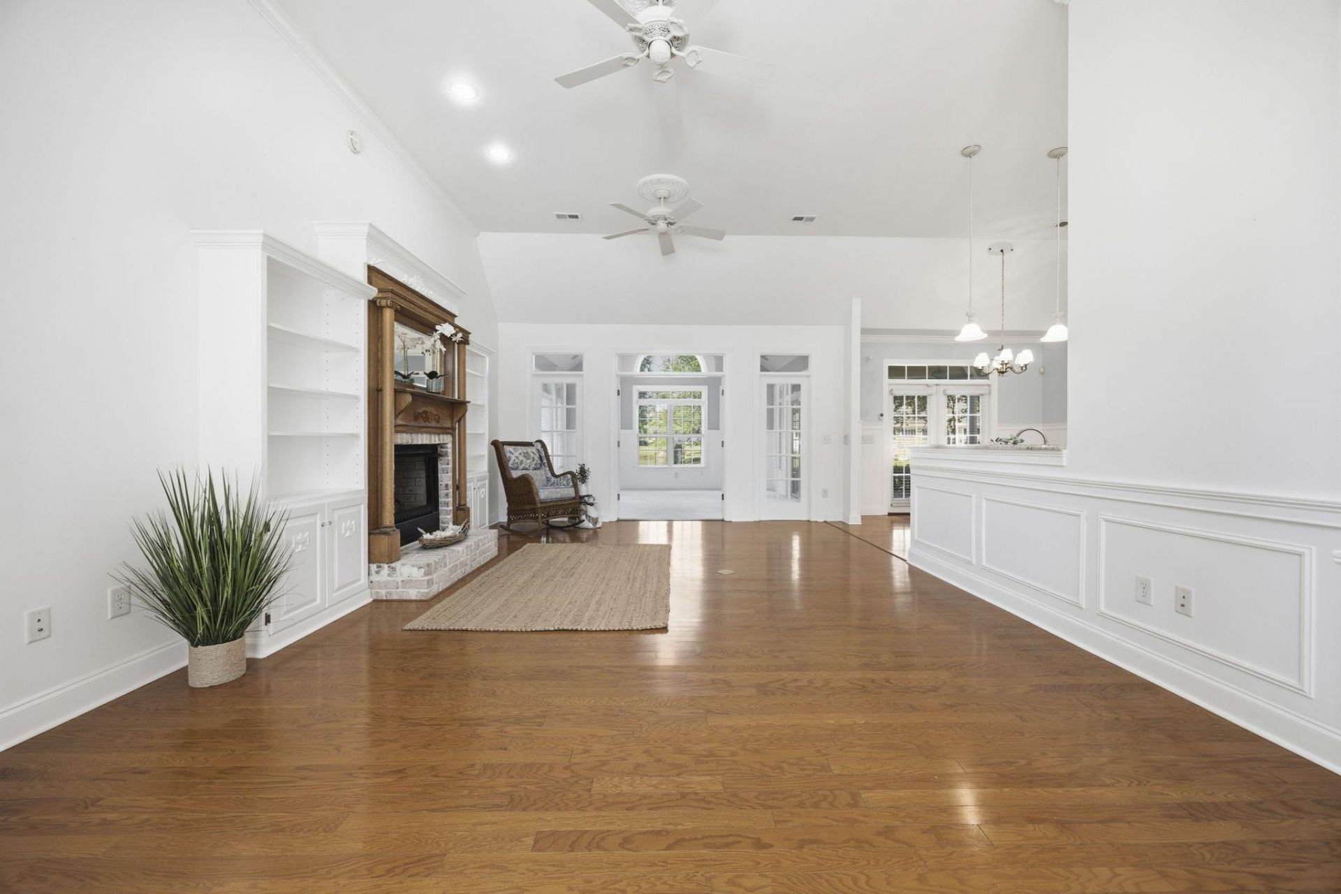 4464 Firethorne Dr. Photo 7