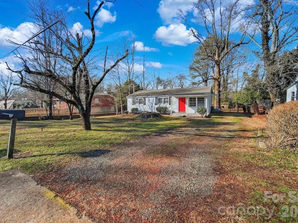 1512 N Deal Avenue , Newton, NC 28658