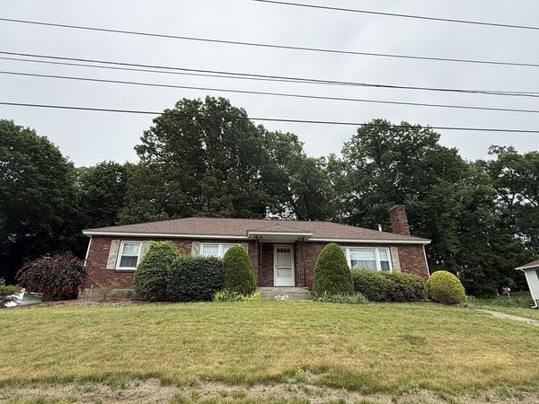 12 Arrowhead Ave, Auburn, MA 01501