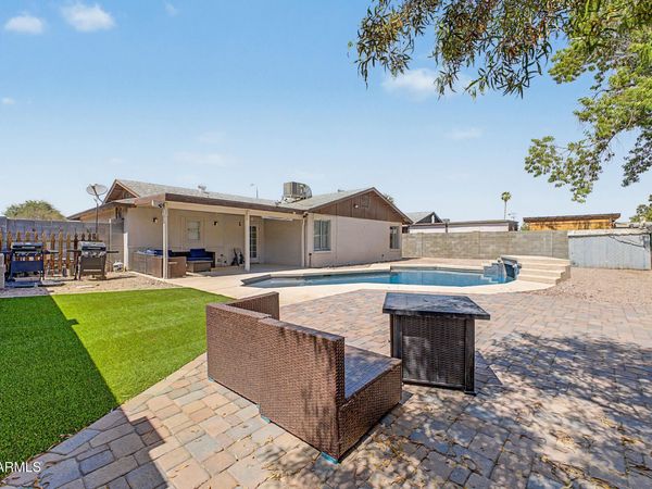 6957 W SAN JUAN Avenue, Glendale, AZ 85303