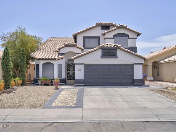 8945 W MARCONI Avenue, Peoria, AZ 85382