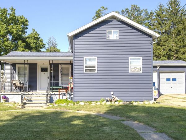 411 East Street, Jonesville, MI 49250