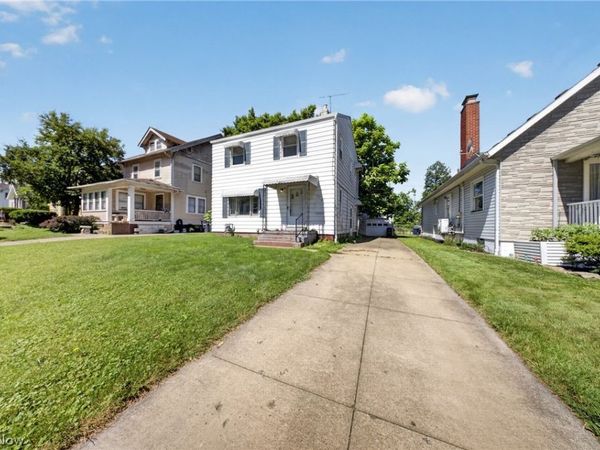 378 Hillwood Drive , Akron, OH 44320
