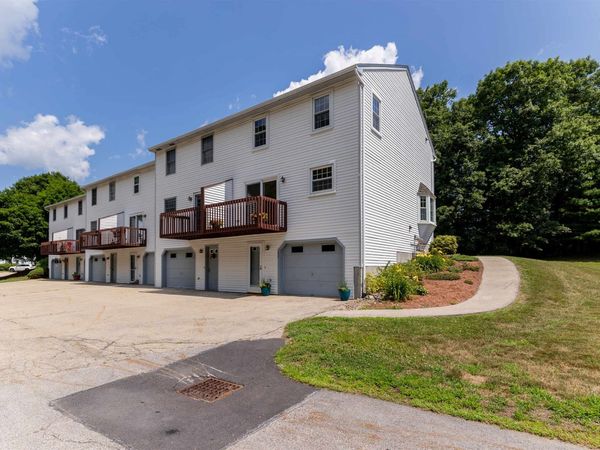 62 Lochmere Lane, Nashua, NH 03063
