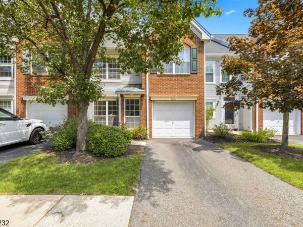 55 Heritage Ct, Montville, NJ 07082