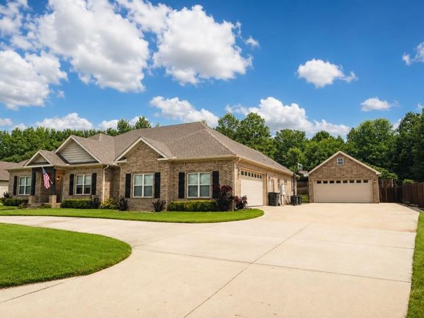 912 Lombardy Circle, Jonesboro, AR 72401