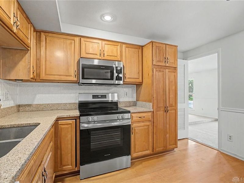 7361 Claircrest Drive, Huber Heights, OH 45424 Photo 10