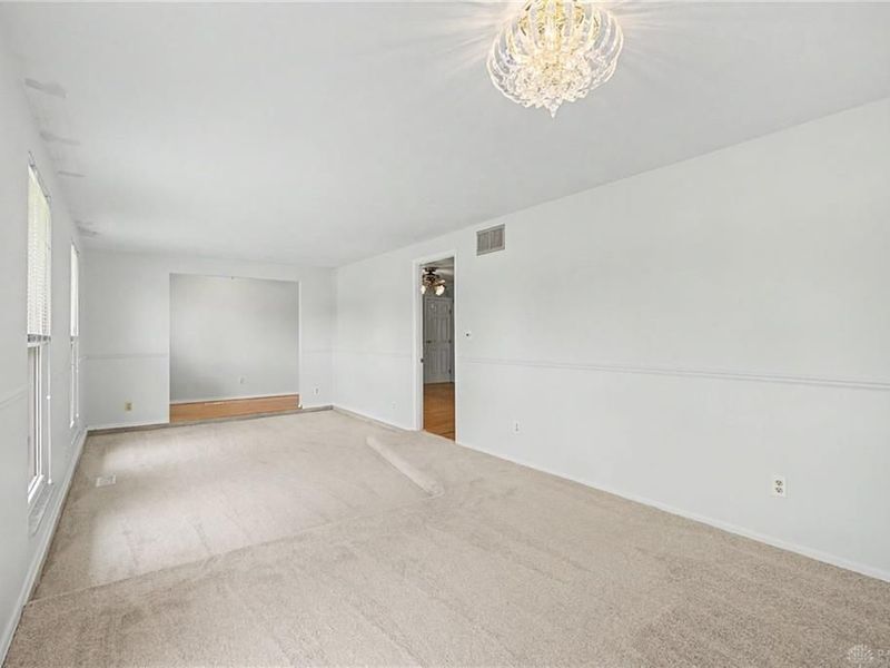 7361 Claircrest Drive, Huber Heights, OH 45424 Photo 14
