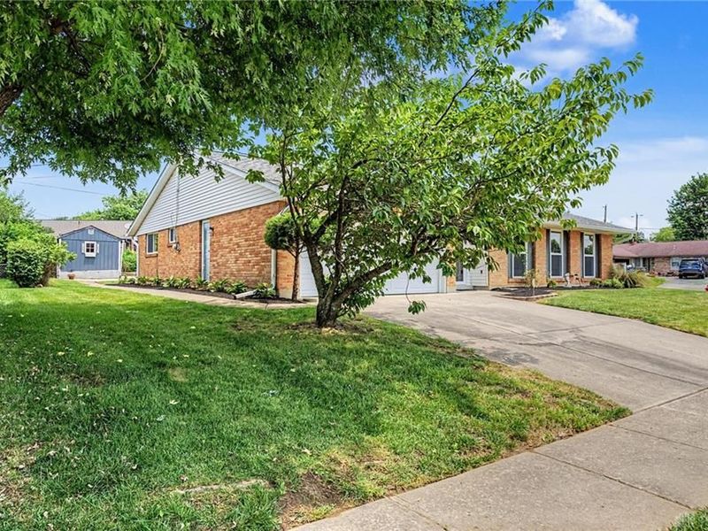 7361 Claircrest Drive, Huber Heights, OH 45424 Photo 3