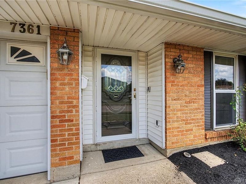 7361 Claircrest Drive, Huber Heights, OH 45424 Photo 4