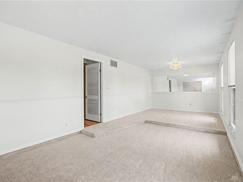 7361 Claircrest Drive, Huber Heights, OH 45424 Photo 8