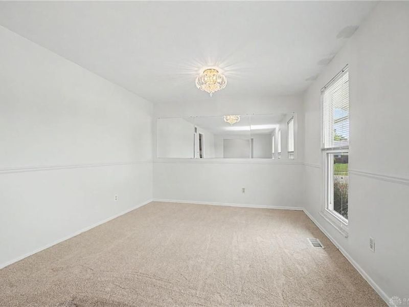 7361 Claircrest Drive, Huber Heights, OH 45424 Photo 9