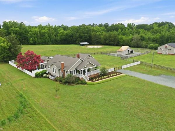 6673 S NC Highway 62 , Burlington, NC 27215