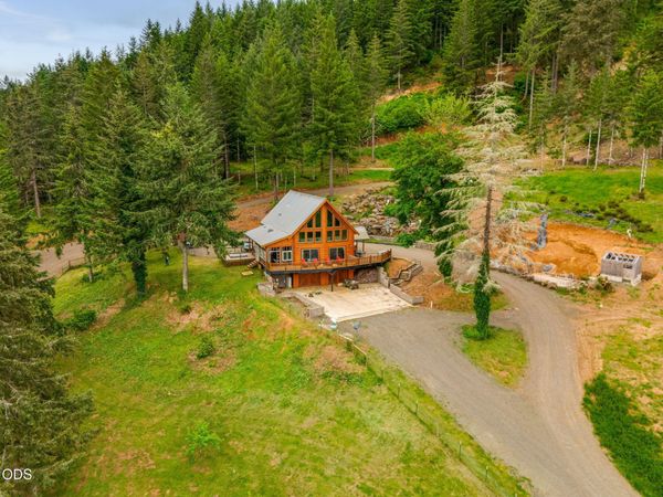24218 Vaughn Road, Veneta, OR 97487