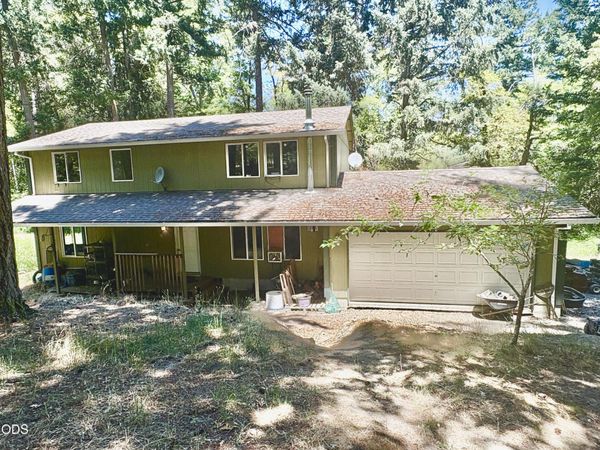 1202 Sheraton Drive, Williams, OR 97544