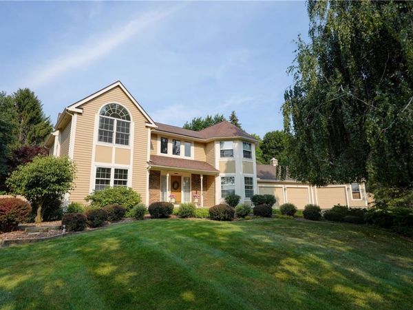 9 Foxboro Lane, Fairport, NY 14450
