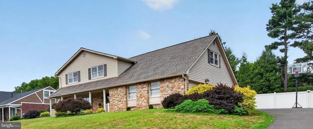 3822 RIDGEVIEW ROAD , HUNTINGDON VALLEY, PA 19006