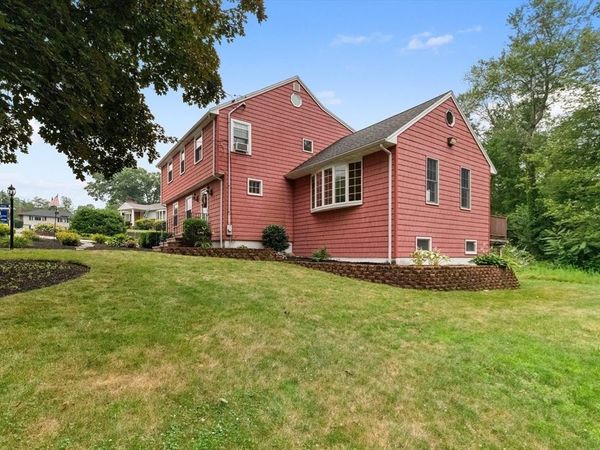 8 Indian Lane, Wakefield, MA 01880