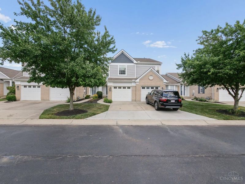 4186 East Village Drive, Mason, OH 45040 Photo 2