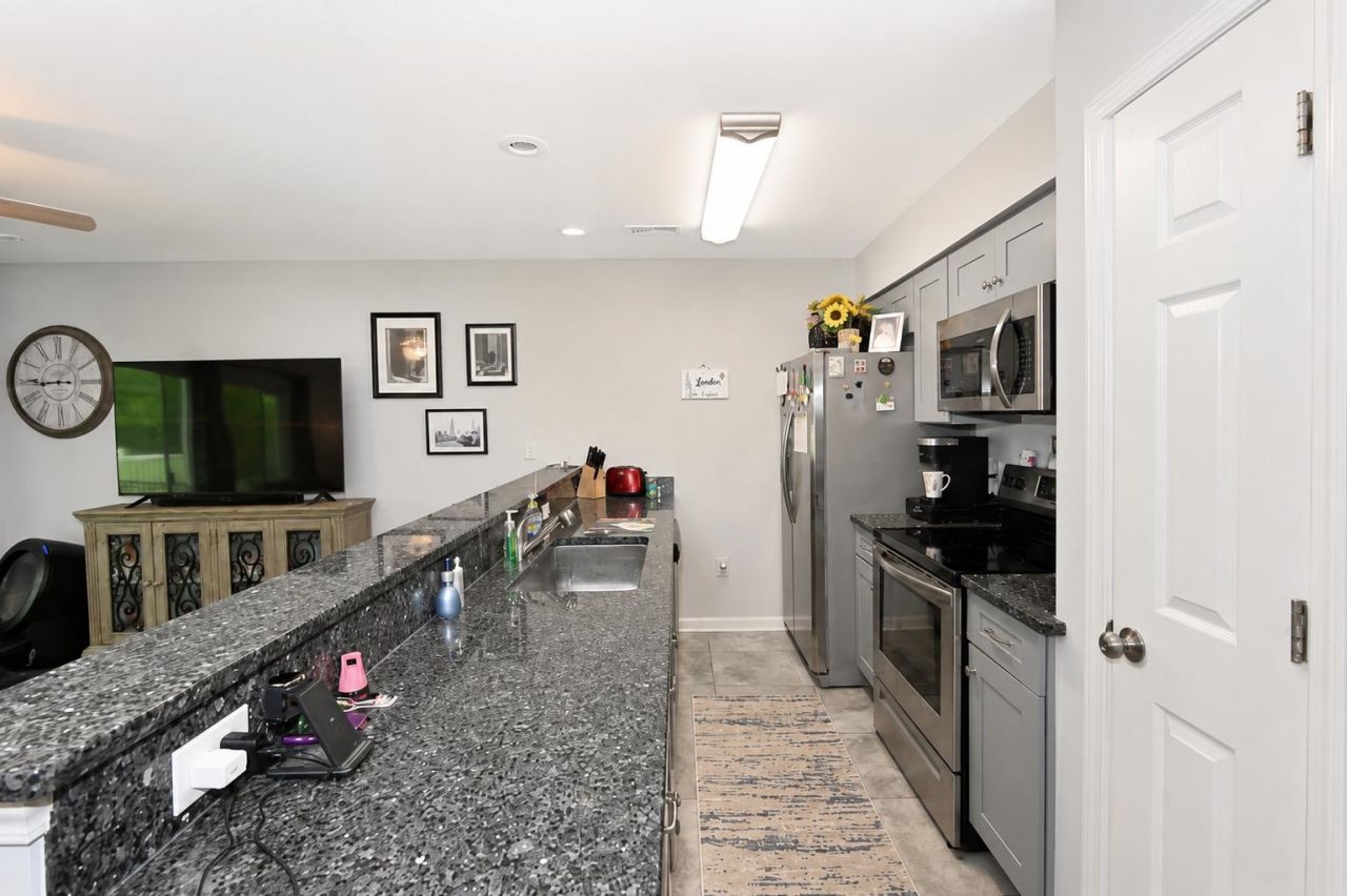 646 Tupelo Ln.  Photo 4