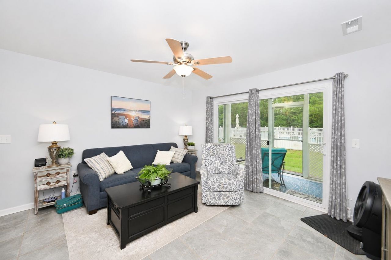646 Tupelo Ln.  Photo 7