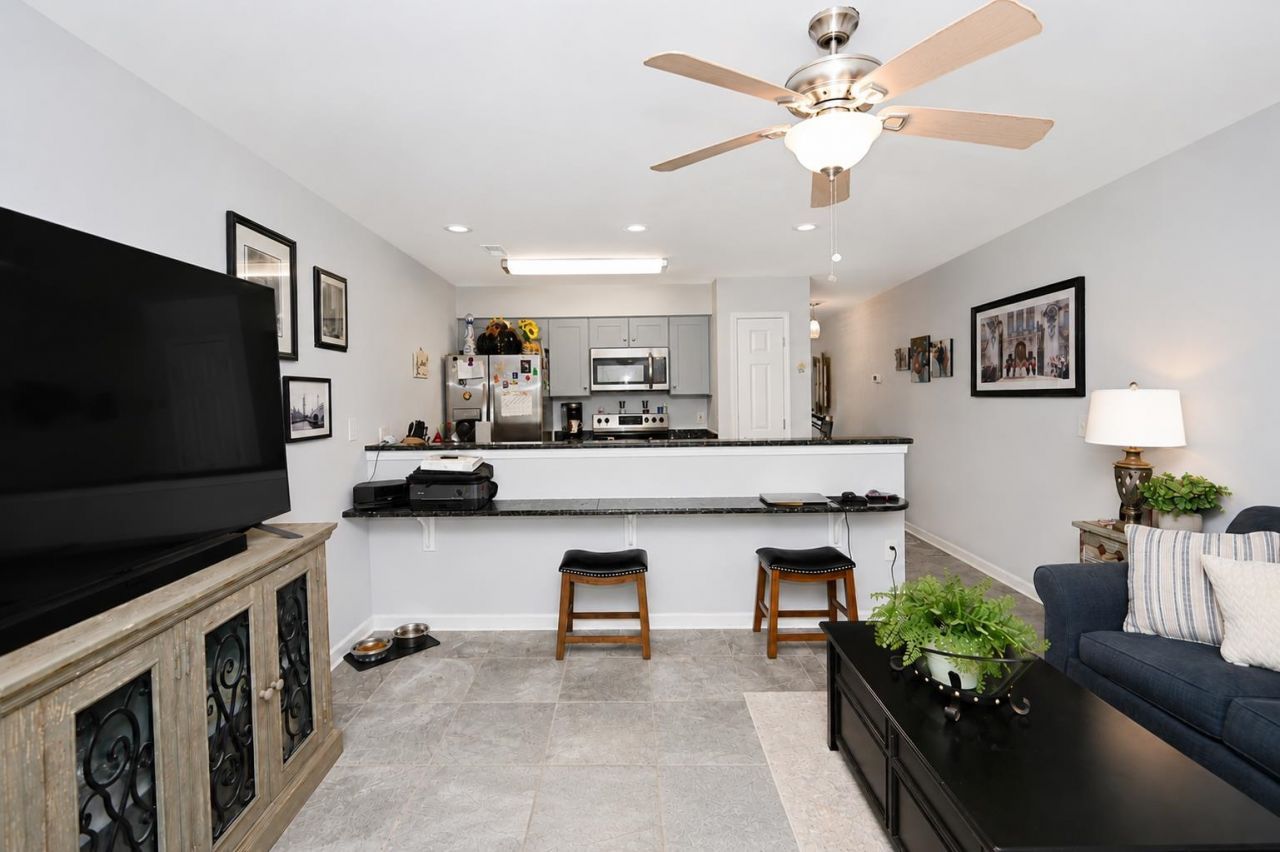 646 Tupelo Ln.  Photo 8
