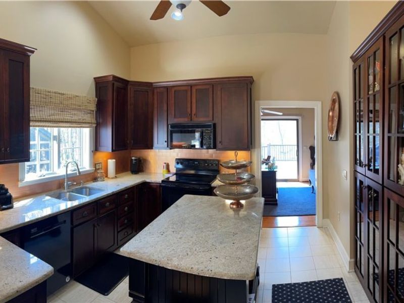 3731 Mercedes Place, Canfield, OH 44406 Photo 7