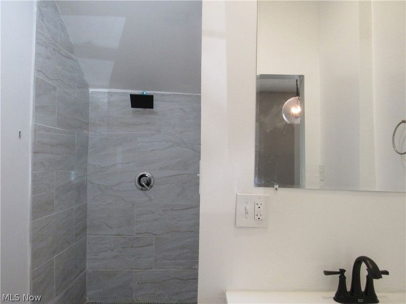 2334 W 38th Street, Cleveland, OH 44113 Photo 9