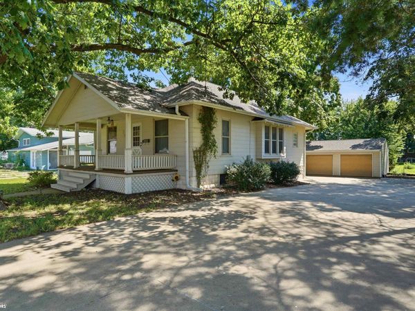 305 S Cottonwood St., New London, IA 52645