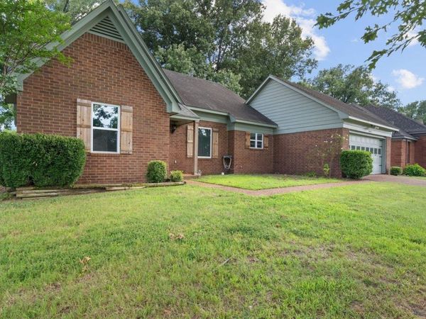 8067 SARA JANE LN, Bartlett, TN 38133