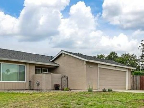 7021 Stanford Oak Dr, Sacramento, CA 95842