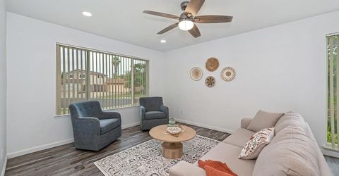 7021 Stanford Oak Dr, Sacramento, CA 95842 Photo