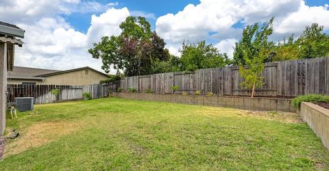 7021 Stanford Oak Dr, Sacramento, CA 95842 Photo