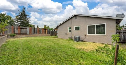7021 Stanford Oak Dr, Sacramento, CA 95842 Photo