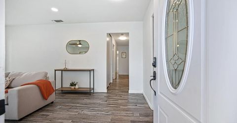 7021 Stanford Oak Dr, Sacramento, CA 95842 Photo