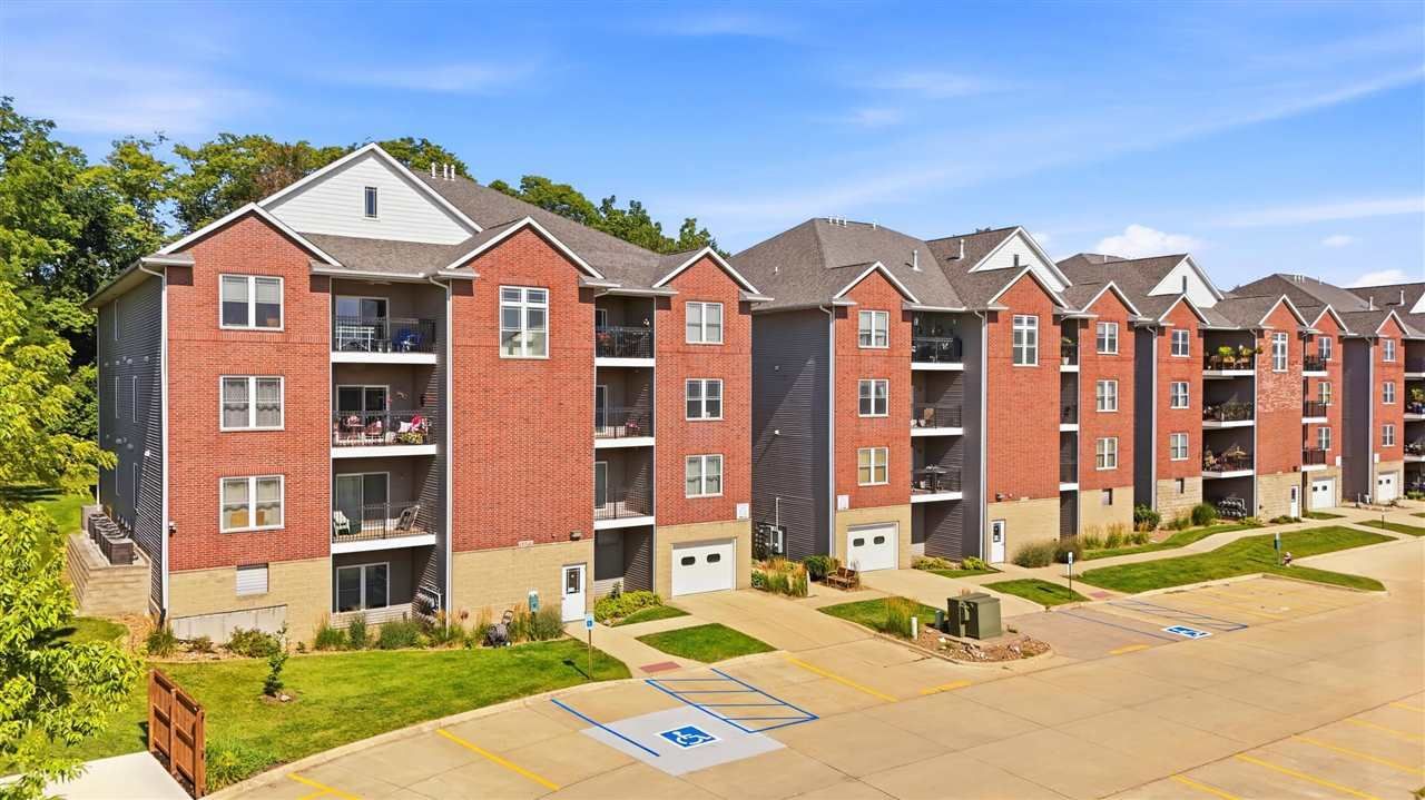 1092 Walnut Ave, Unit 205, Riverside, IA 52327 Main Photo
