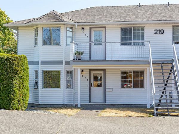 219 Dogwood Dr, Unit #101, Ladysmith, BC V9G 1S9