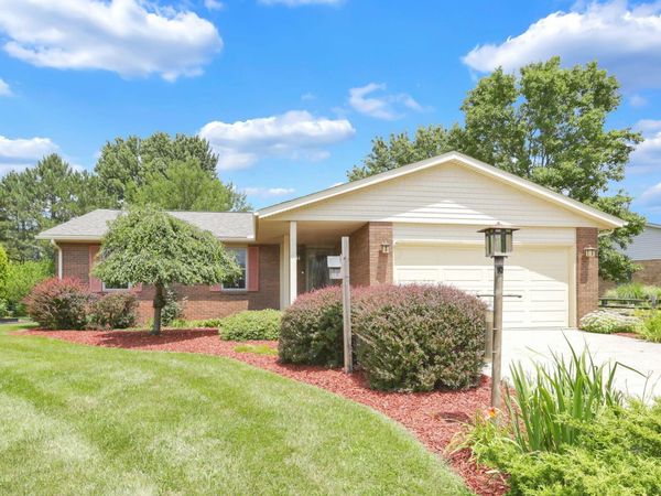 9938 Birchwood Street NW, Pickerington, OH 43147