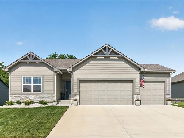 2310 NW Rymeg Drive, Grain Valley, MO 64029