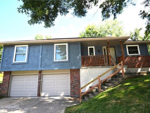 12011 W 49th Street, Shawnee, KS 66216