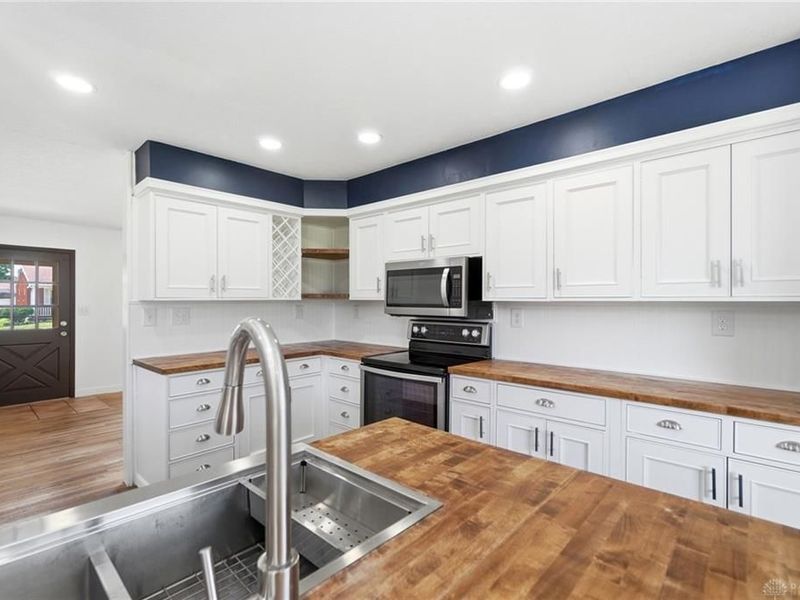 214 Plymouth Avenue, Brookville, OH 45309 Photo 12