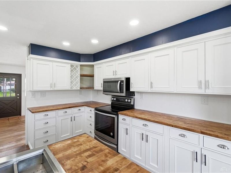 214 Plymouth Avenue, Brookville, OH 45309 Photo 9