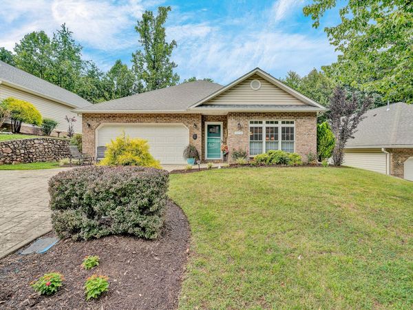 6034 Brahma RD , Roanoke, VA 24018