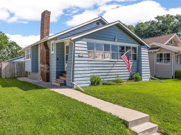 1062 G Avenue NW, Cedar Rapids, IA 52405