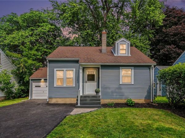 274 Newton Rd , Rochester, NY 14626