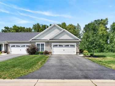 933 Pathway Lane, Webster, NY 14580