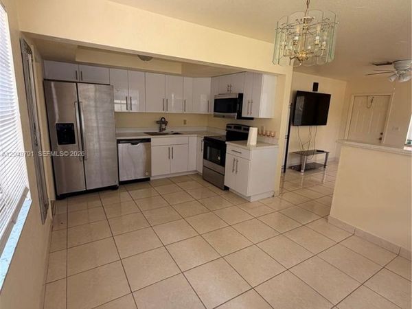 1141 NW 5th Ave , Unit 1-2, Fort Lauderdale, FL 33311